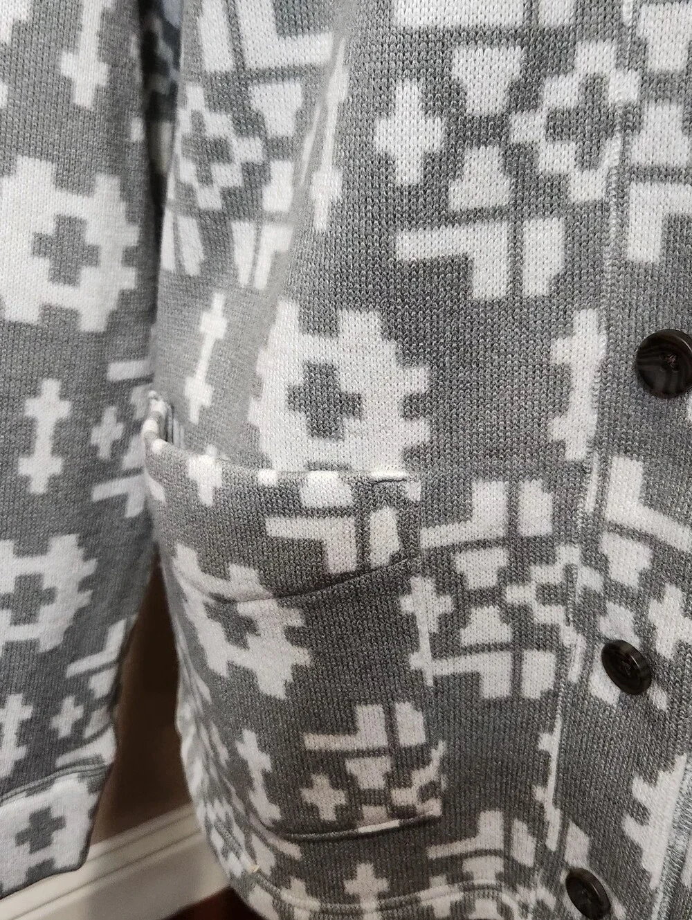 Levi's Stowe Southwestern Aztec  Gray and White Patterned Knit Cardigan Suze L - Picture 4 of 10